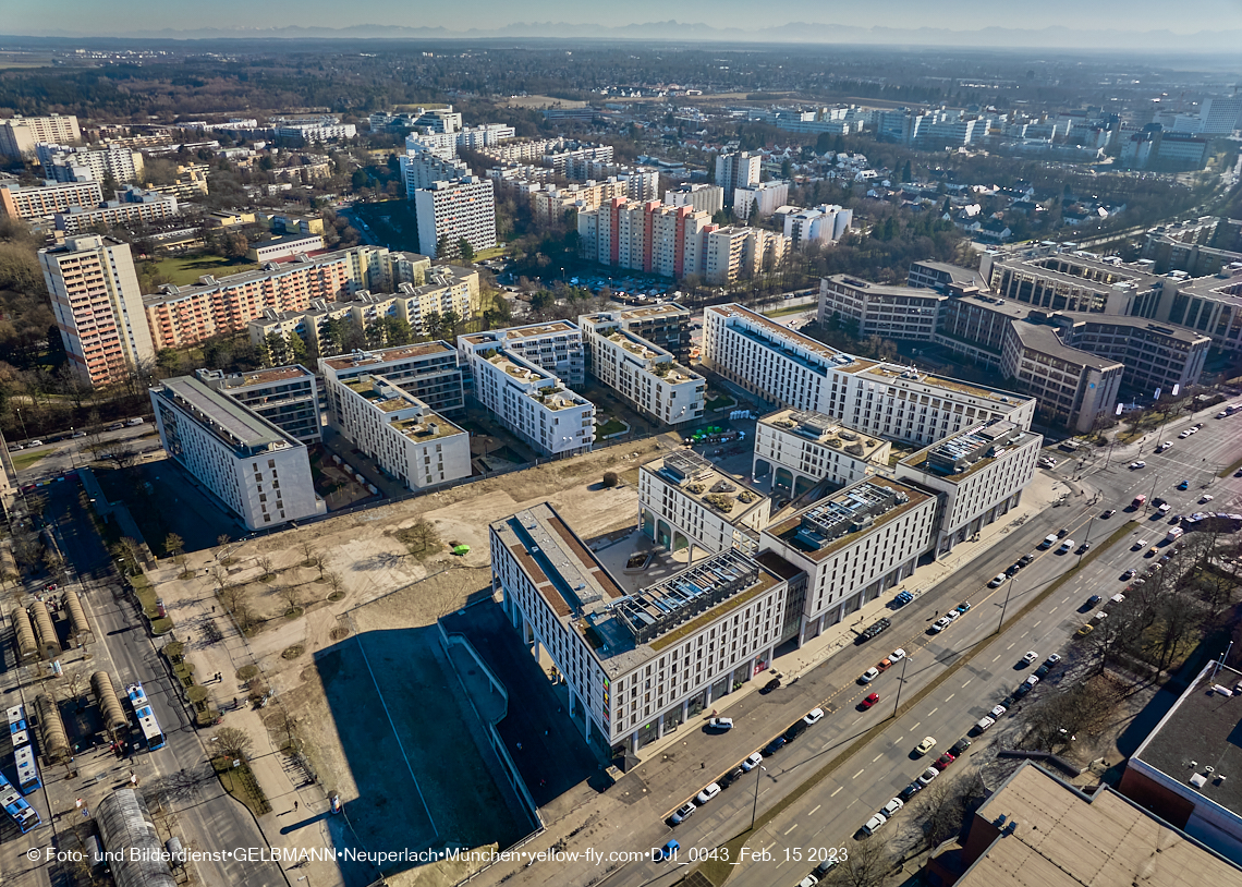 15.02.2023 - Perlach Plaza - Rentenversicherung - SHAERE - Allianz in Neuperlach